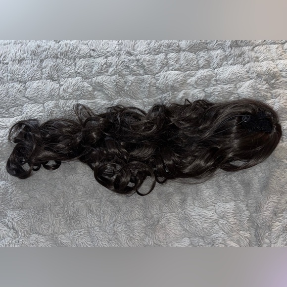 INSERT NAME HERE | Maddy Draw-String Ponytail - Picture 13 of 14